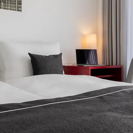 Отель Garner - Gendarmenmarkt By Ihg